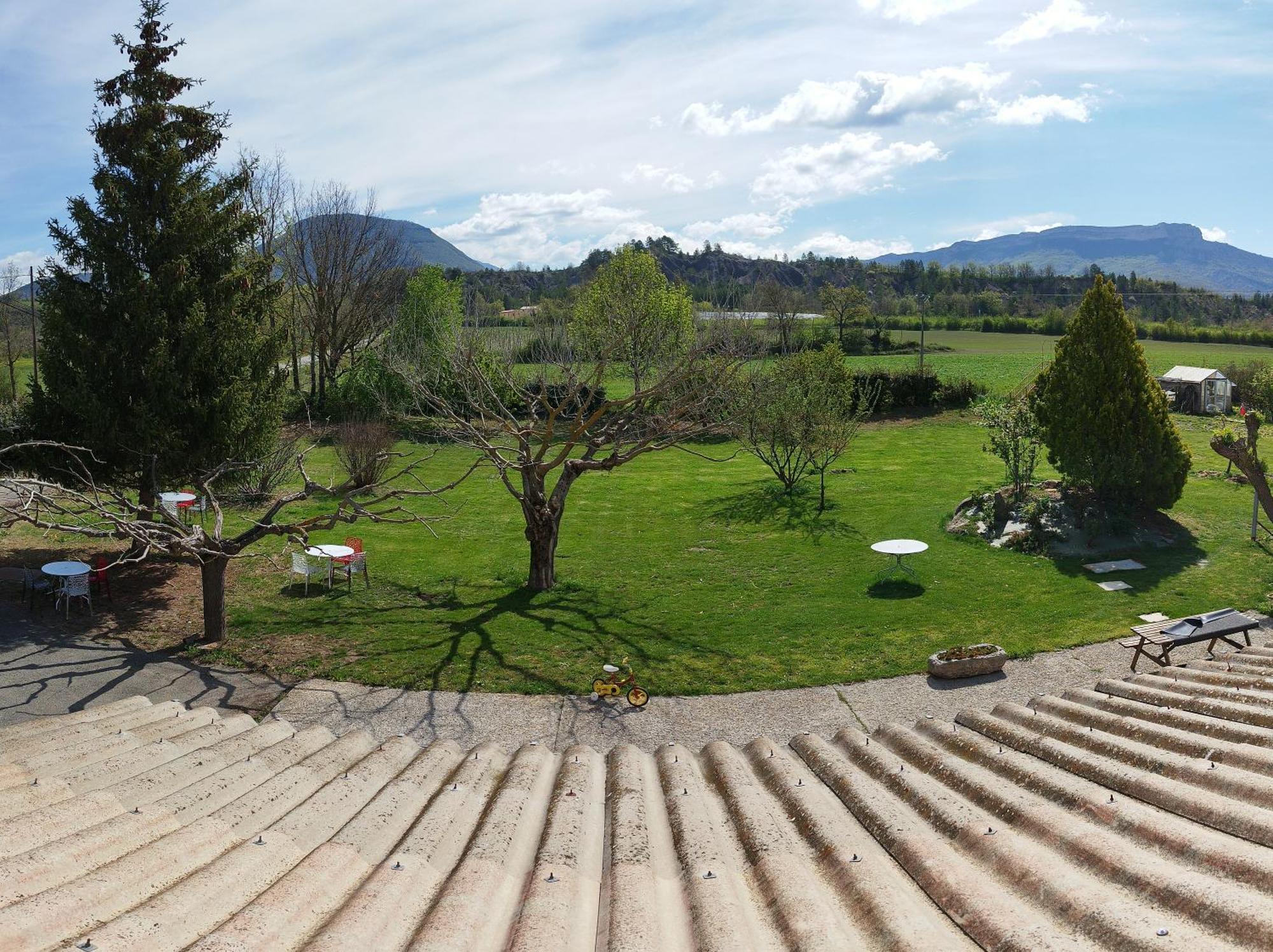 Le Petit Caboulot En Pleine Nature Vaumeilh Buitenkant foto